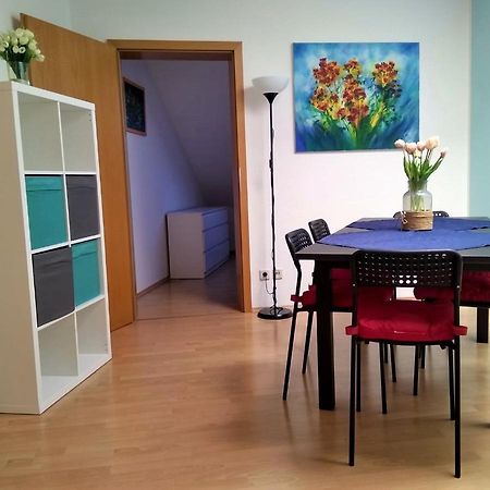 Gaestewohnung 4-Raum Wohnung Fuer 2-8 Personen Zwickau Bagian luar foto