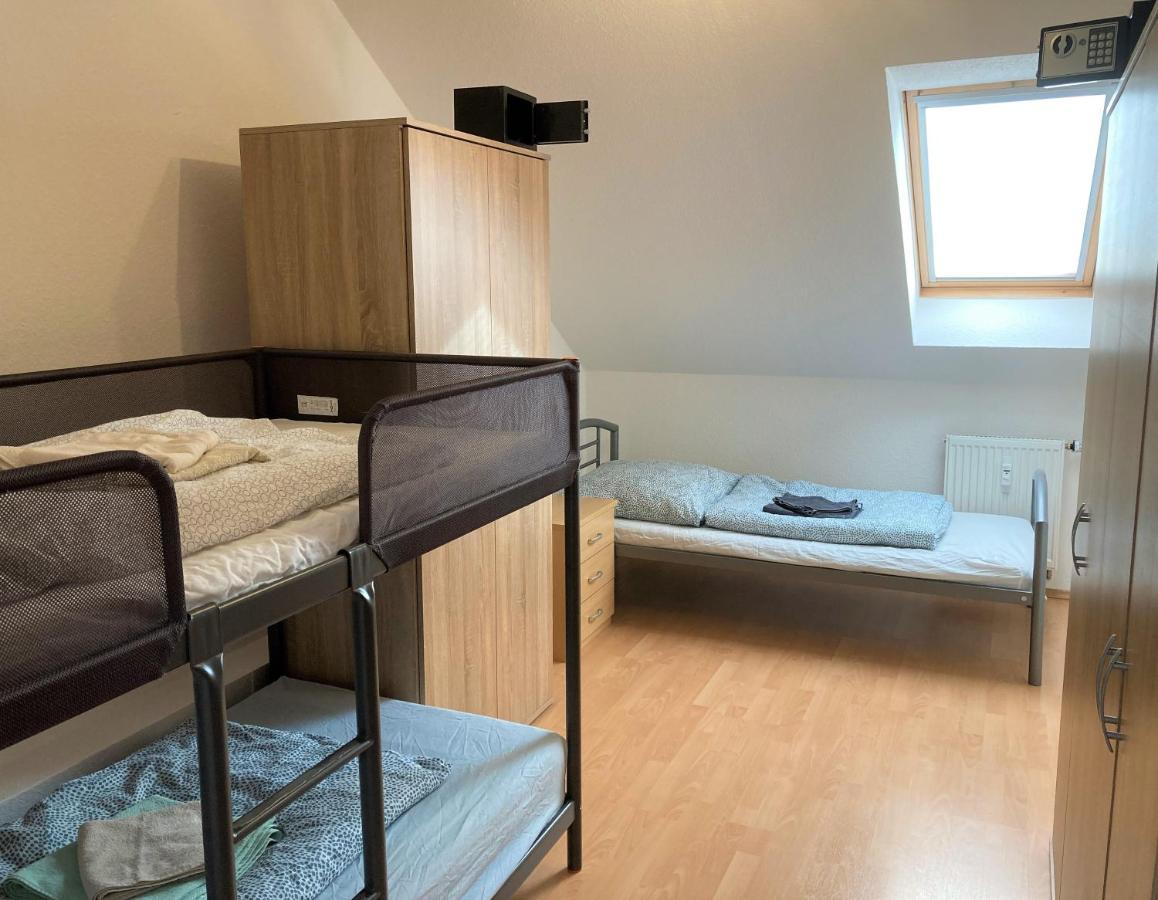Gaestewohnung 4-Raum Wohnung Fuer 2-8 Personen Zwickau Bagian luar foto